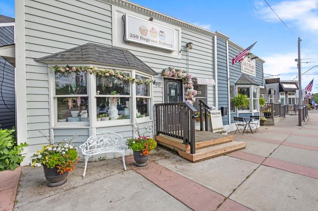 62 Juniper Street, Mahtomedi, MN 55115
