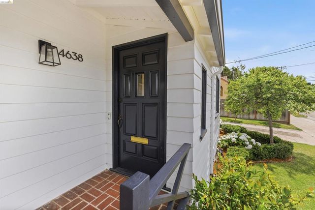 4638 Reinhardt Dr, Oakland, CA 94619