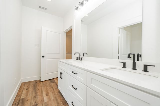 1208 Edgar Street, Greenville, TX 75401