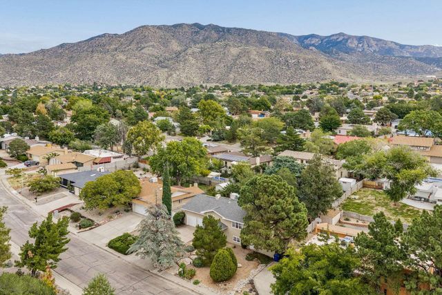 1820 Embudo Drive NE, Albuquerque, NM 87112