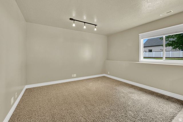 2942 W 2175 S, West Haven, UT 84401