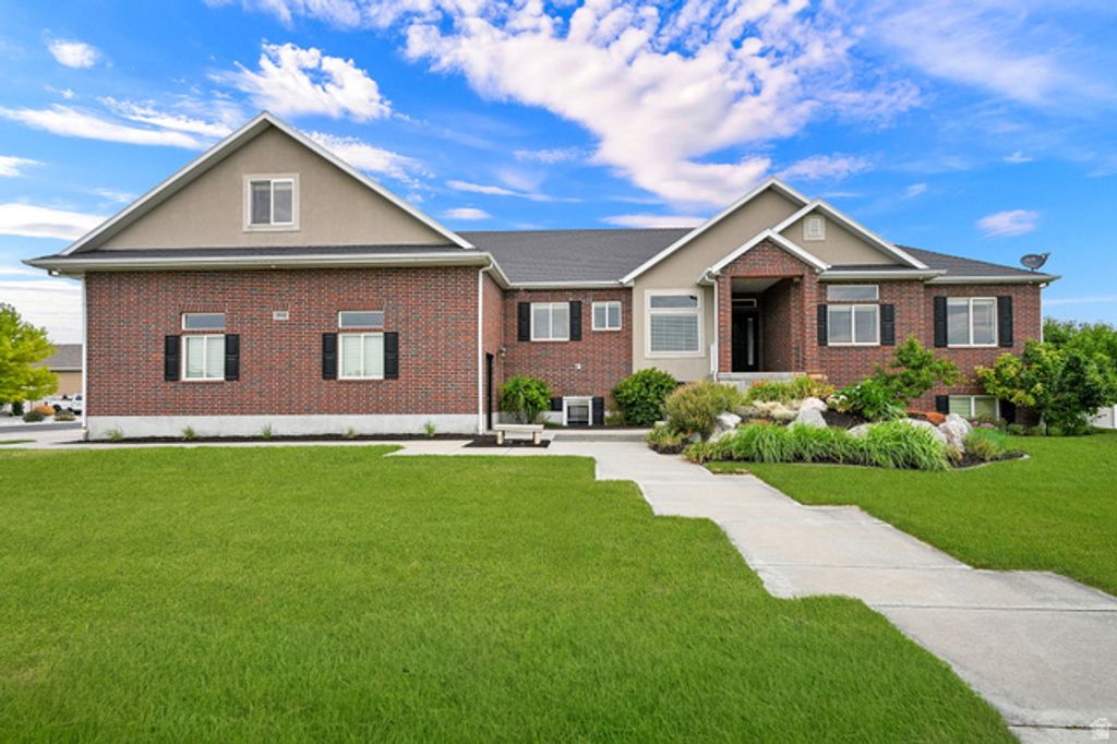 2942 W 2175 S, West Haven, UT 84401