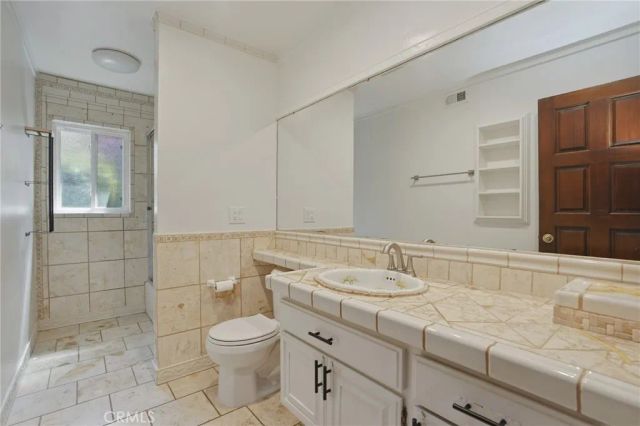 16682 Oakhurst, Yorba Linda, CA 92886