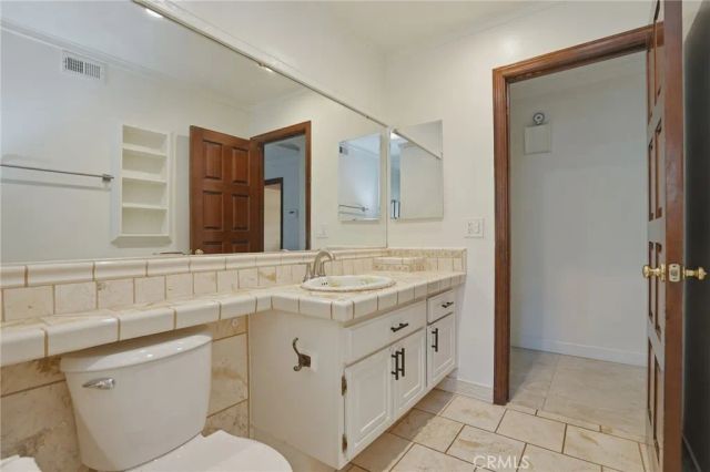 16682 Oakhurst, Yorba Linda, CA 92886