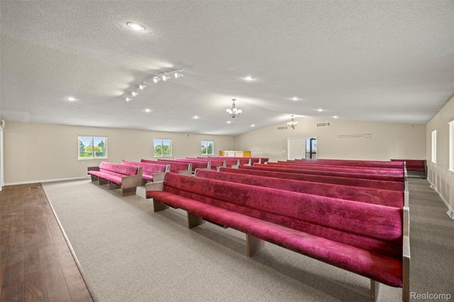 52909 10 Mile Road, South Lyon, MI 48178