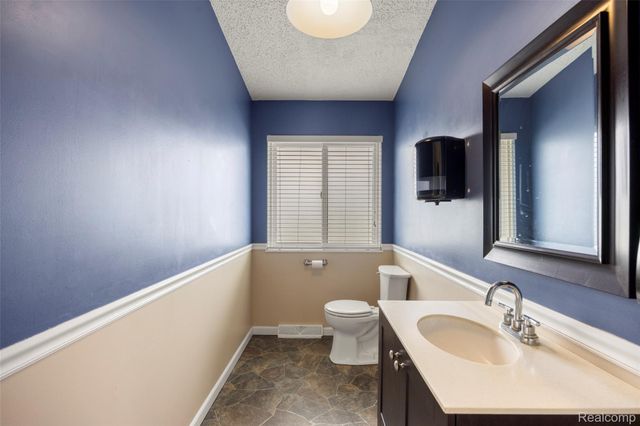 52909 10 Mile Road, South Lyon, MI 48178