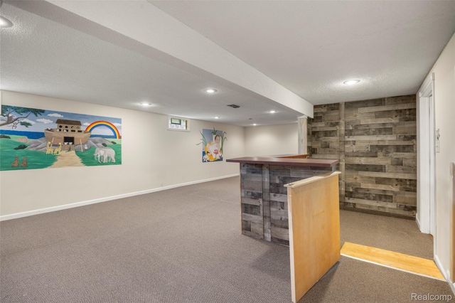 52909 10 Mile Road, South Lyon, MI 48178