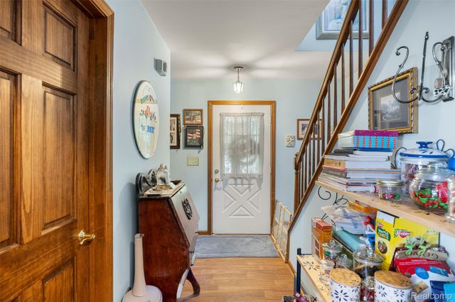 52909 10 Mile Road, South Lyon, MI 48178