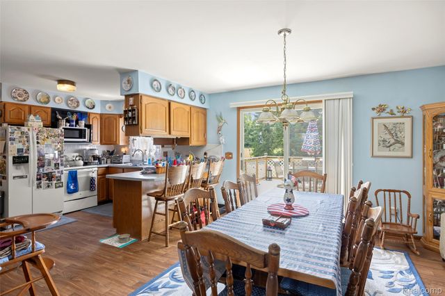 52909 10 Mile Road, South Lyon, MI 48178