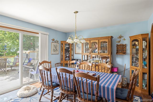 52909 10 Mile Road, South Lyon, MI 48178