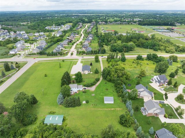 52909 10 Mile Road, South Lyon, MI 48178