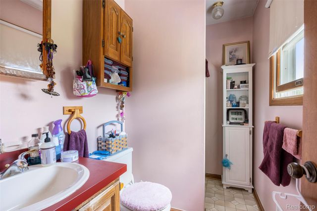 52909 10 Mile Road, South Lyon, MI 48178