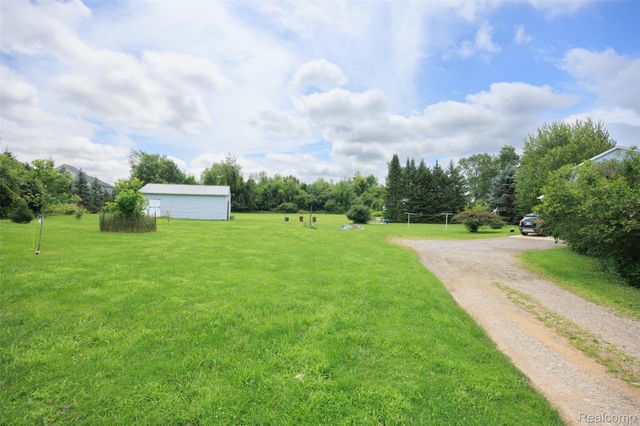 52909 10 Mile Road, South Lyon, MI 48178