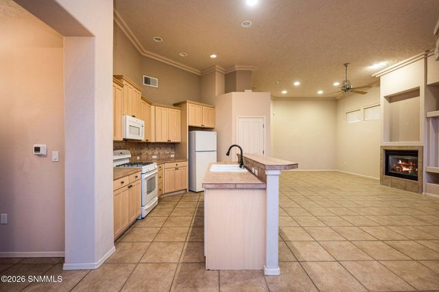 1676 Boulders Drive, Las Cruces, NM 88011