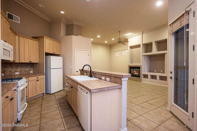 1676 Boulders Drive, Las Cruces, NM 88011