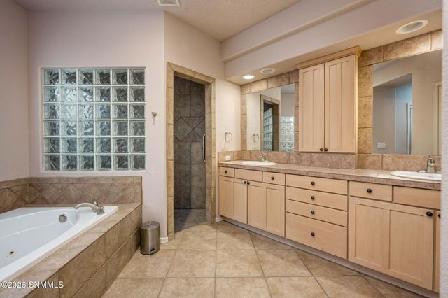 1676 Boulders Drive, Las Cruces, NM 88011