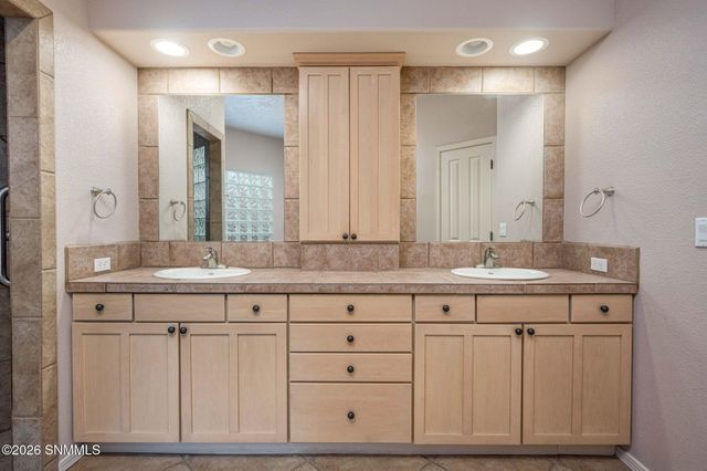 1676 Boulders Drive, Las Cruces, NM 88011