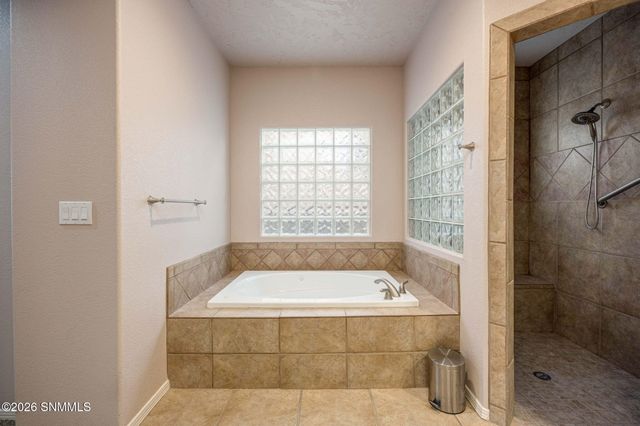 1676 Boulders Drive, Las Cruces, NM 88011
