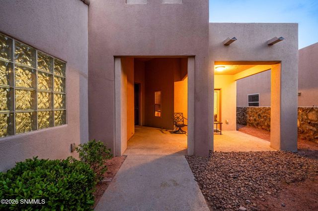 1676 Boulders Drive, Las Cruces, NM 88011