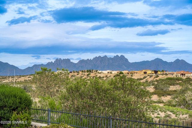 1676 Boulders Drive, Las Cruces, NM 88011