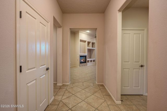 1676 Boulders Drive, Las Cruces, NM 88011