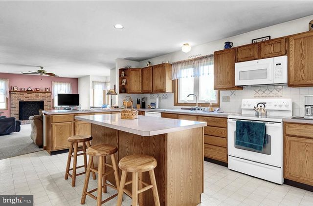 109 SAMANTHA LN, Lansdale, PA 19446