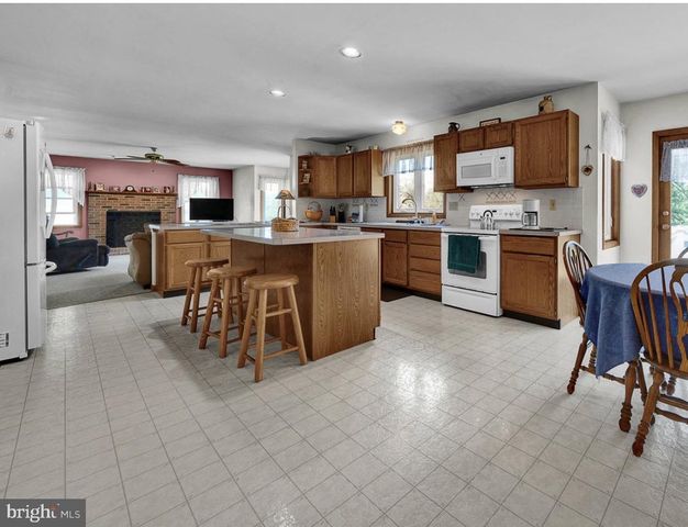 109 SAMANTHA LN, Lansdale, PA 19446