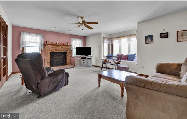 109 SAMANTHA LN, Lansdale, PA 19446