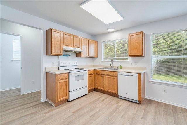 618 Lavaca LOOP, Elgin, TX 78621