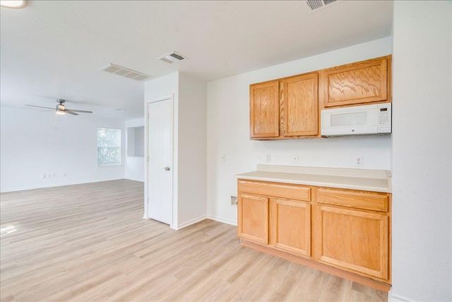 618 Lavaca LOOP, Elgin, TX 78621