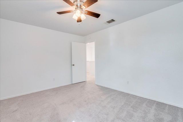 618 Lavaca LOOP, Elgin, TX 78621