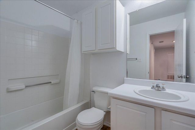 618 Lavaca LOOP, Elgin, TX 78621