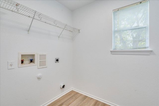 618 Lavaca LOOP, Elgin, TX 78621