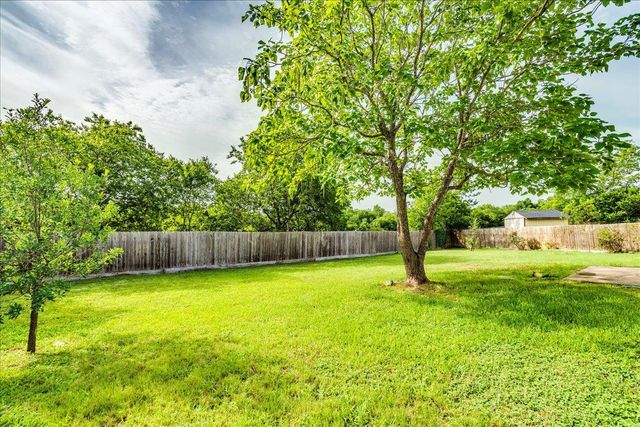 618 Lavaca LOOP, Elgin, TX 78621