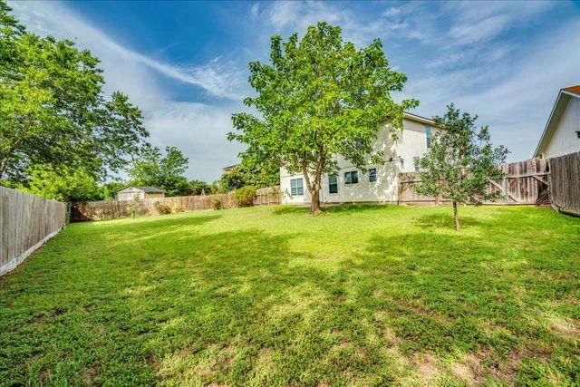 618 Lavaca LOOP, Elgin, TX 78621