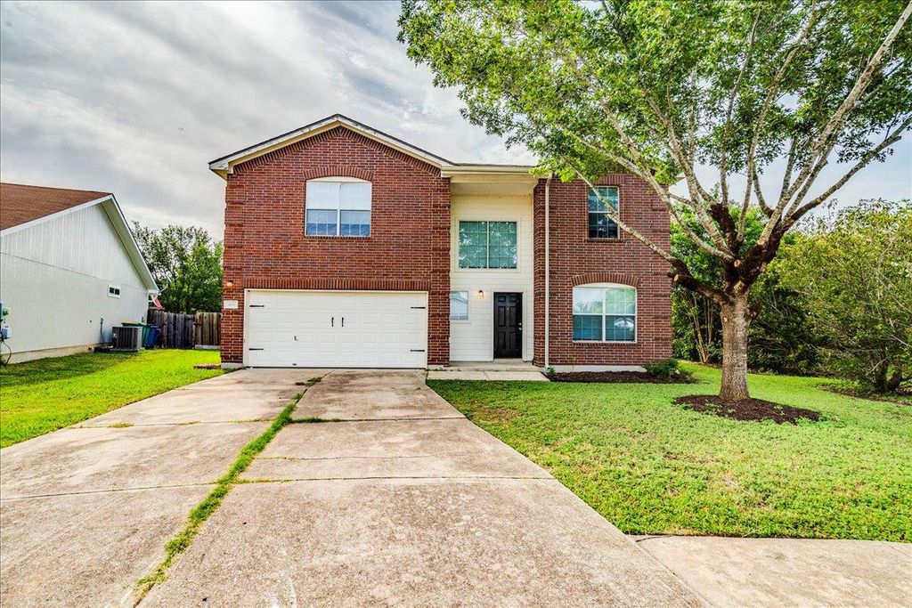 618 Lavaca LOOP, Elgin, TX 78621