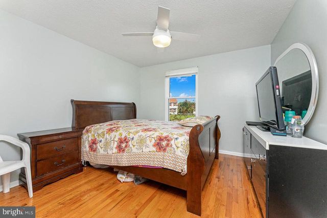 223 LAURA ANNE CT, Sterling, VA 20164