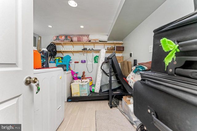 223 LAURA ANNE CT, Sterling, VA 20164