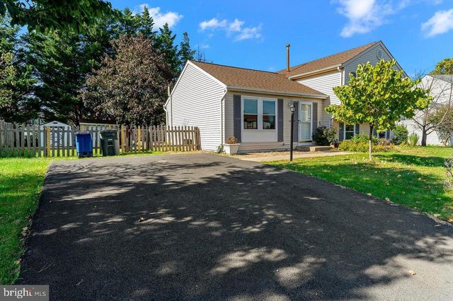 223 LAURA ANNE CT, Sterling, VA 20164