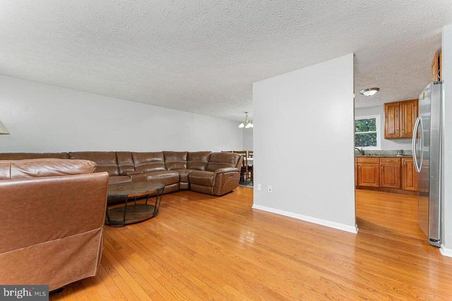 223 LAURA ANNE CT, Sterling, VA 20164