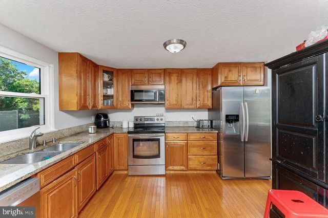 223 LAURA ANNE CT, Sterling, VA 20164