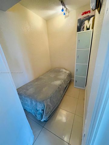 3601 NE 170th St 202, North Miami Beach, FL 33160