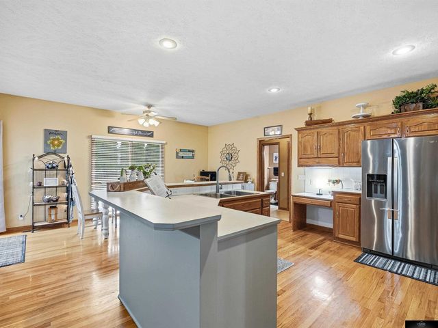 4020 N 209 Street, Elkhorn, NE 68022
