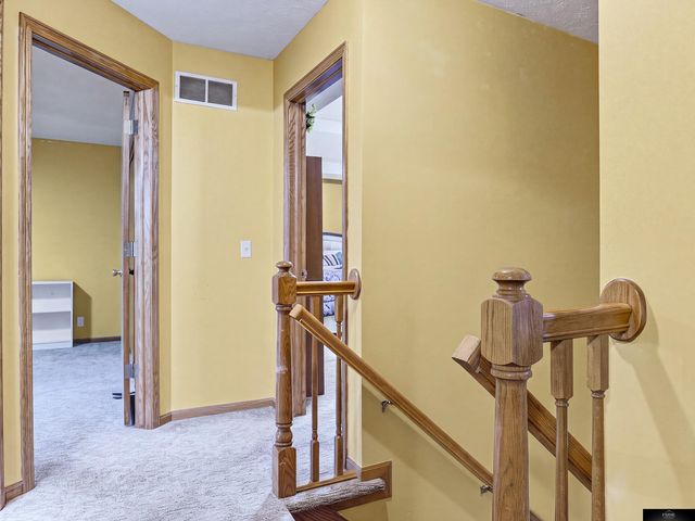 4020 N 209 Street, Elkhorn, NE 68022