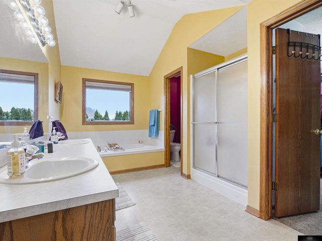 4020 N 209 Street, Elkhorn, NE 68022