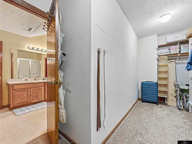 4020 N 209 Street, Elkhorn, NE 68022