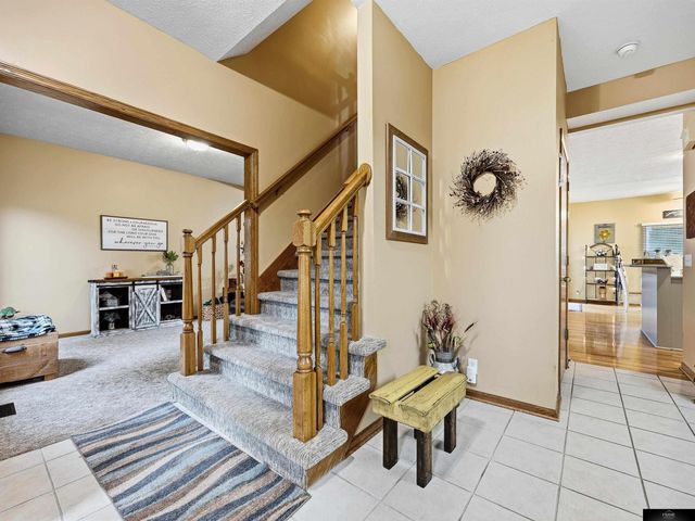 4020 N 209 Street, Elkhorn, NE 68022