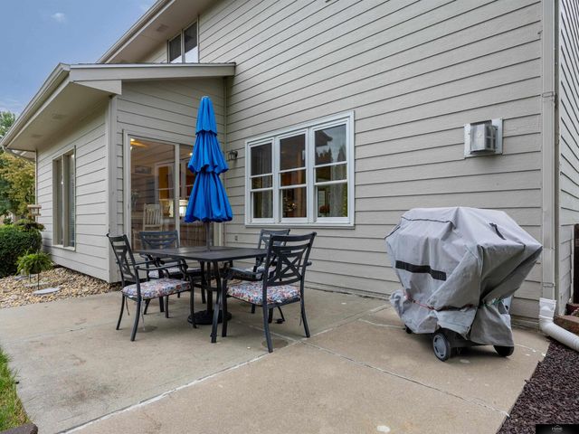 4020 N 209 Street, Elkhorn, NE 68022