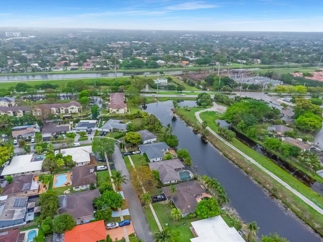 8270 NW 66th Terrace, Tamarac, FL 33321