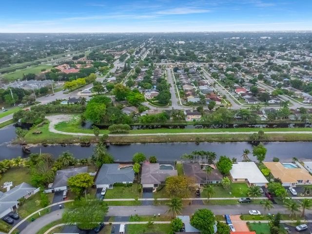 8270 NW 66th Terrace, Tamarac, FL 33321